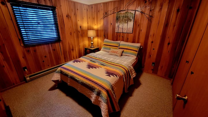 chumba cha kulala #2, Full, Pendleton quilt