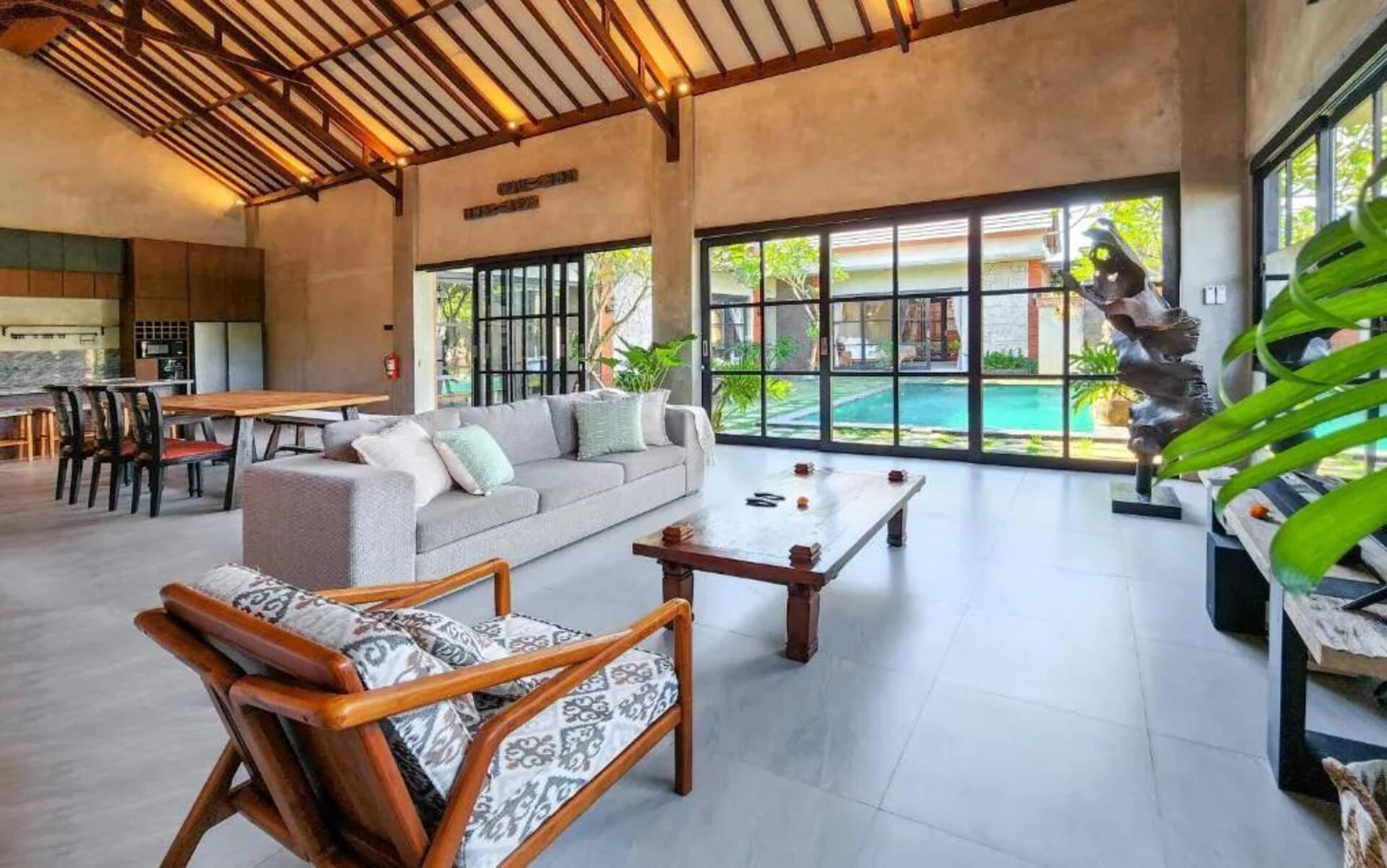 Cozy Industrial Loft 4 Bedroom Private Villa in Uluwatu 2