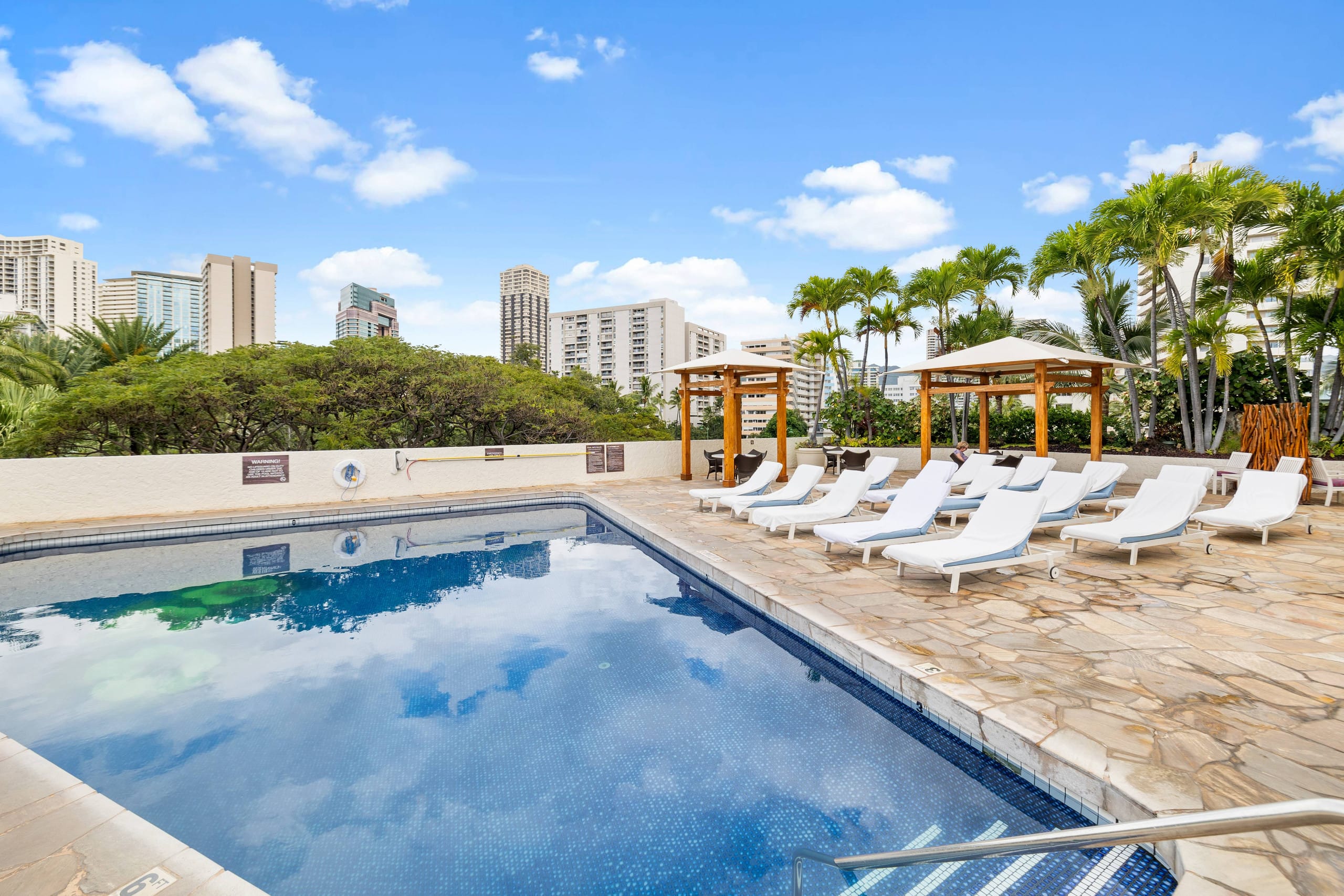 Walk to Beach! Cozy Waikiki Studio Pool + Balcony - Image 19