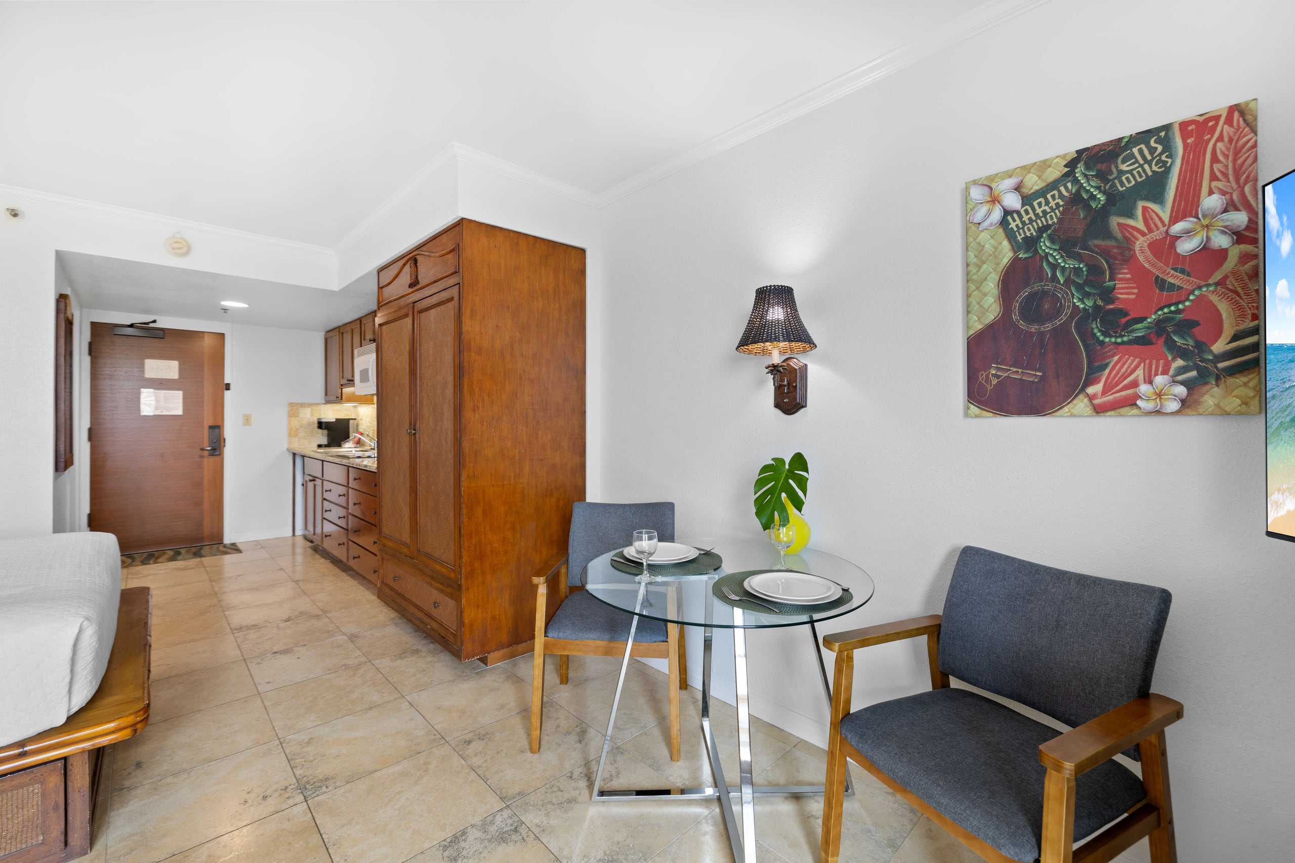 Walk to Beach! Cozy Waikiki Studio Pool + Balcony - Image 14
