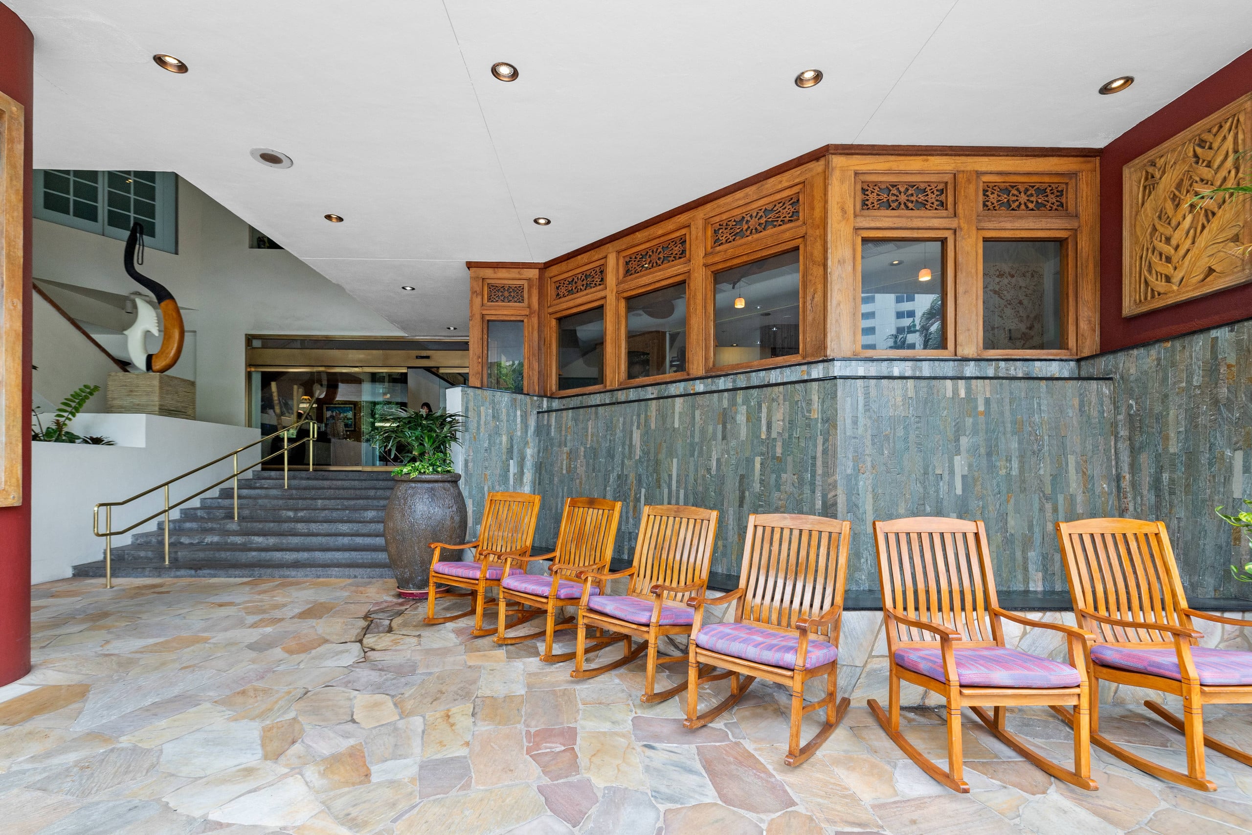 Walk to Beach! Cozy Waikiki Studio Pool + Balcony - Image 26