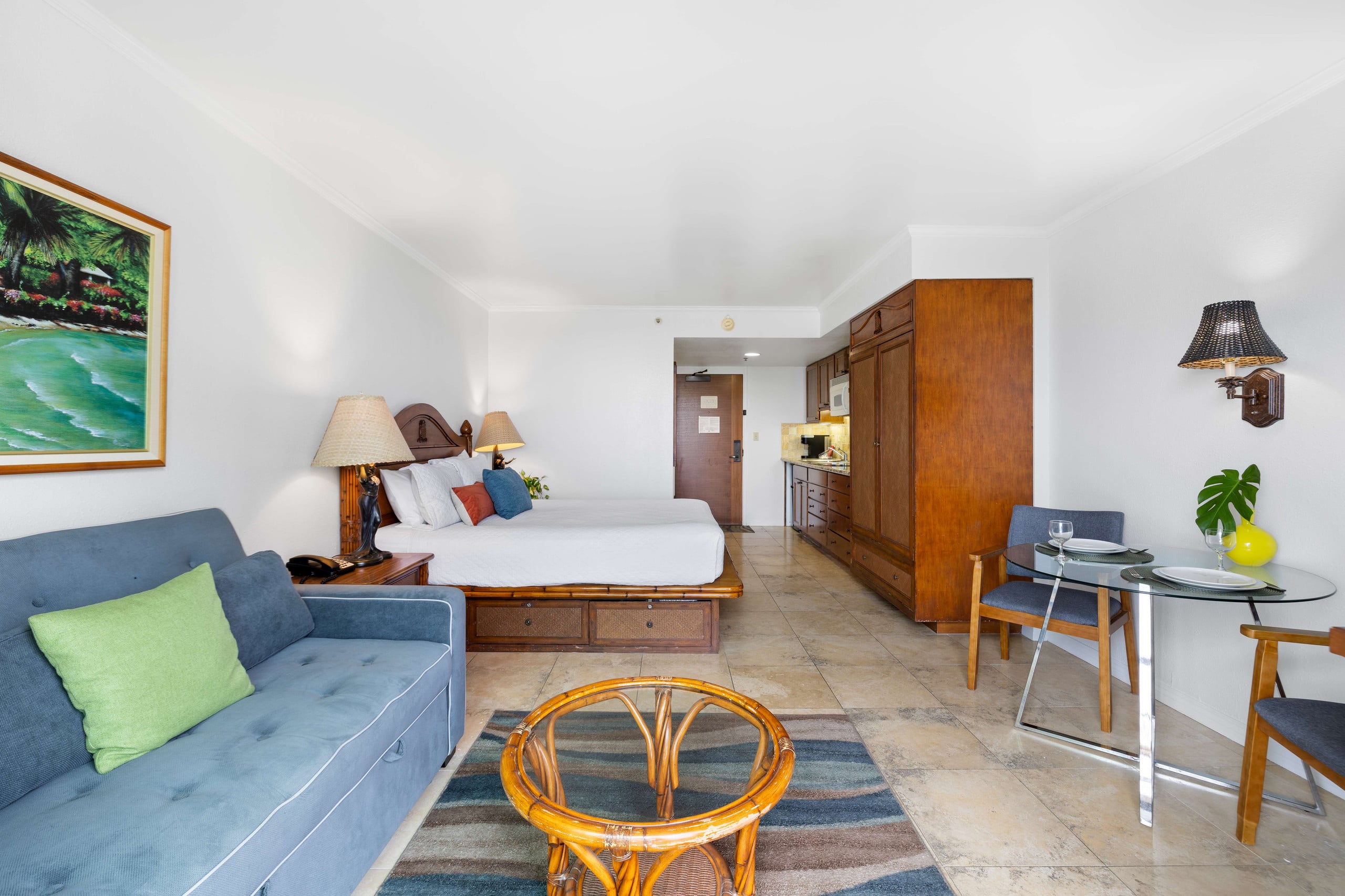 Walk to Beach! Cozy Waikiki Studio Pool + Balcony - Image 11