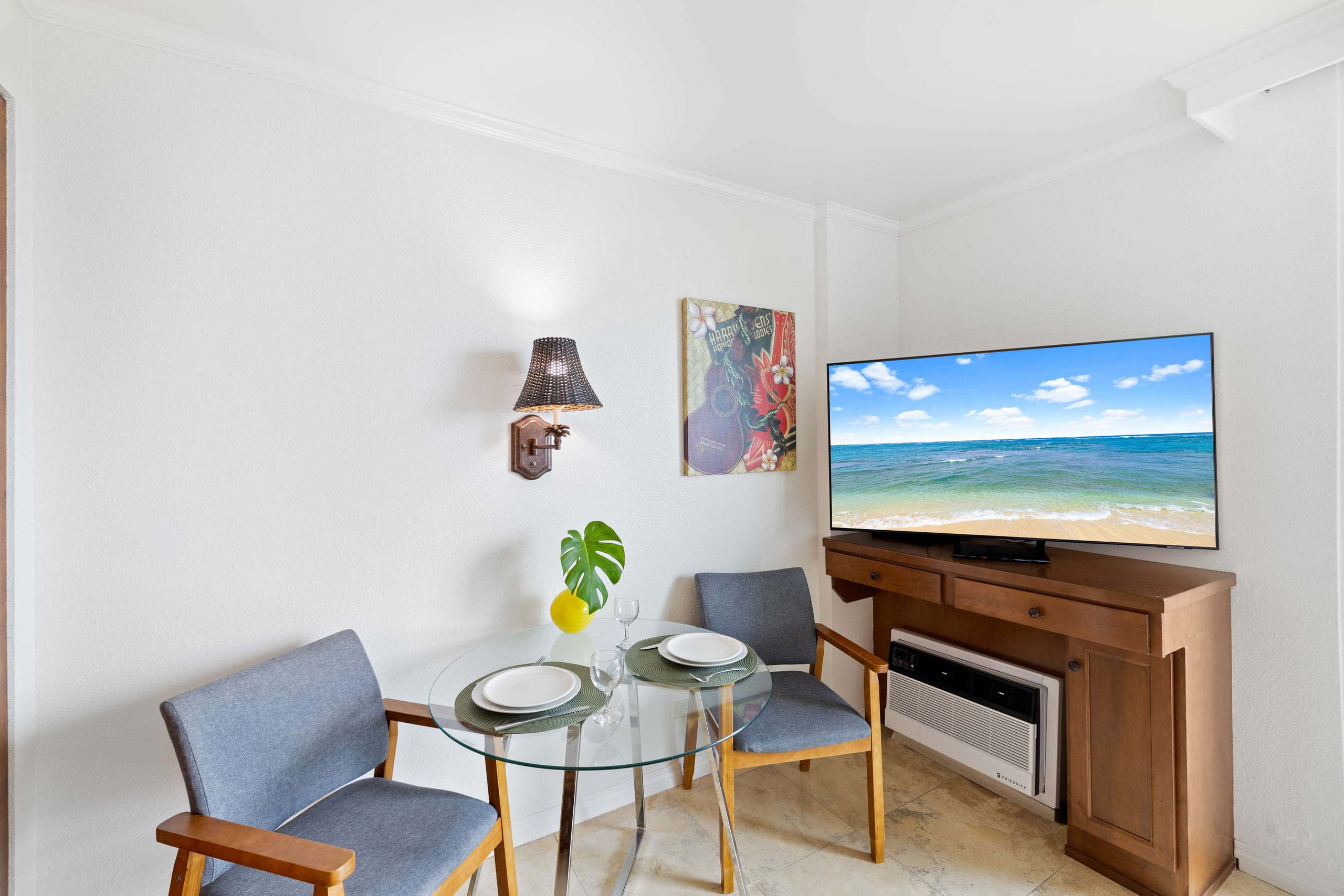 Walk to Beach! Cozy Waikiki Studio Pool + Balcony - Image 13