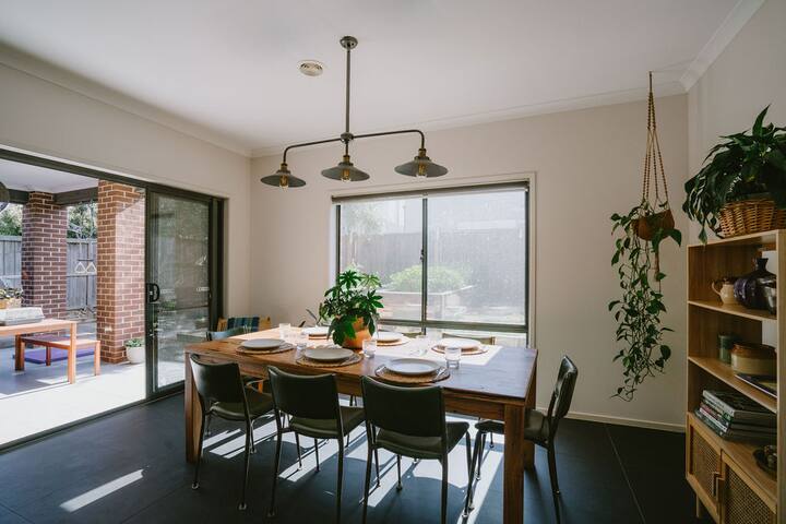 Torquay Kids Haven – Sleeps 9 gallery image 3