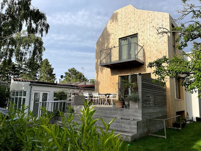 Spacious family home with lovely garden