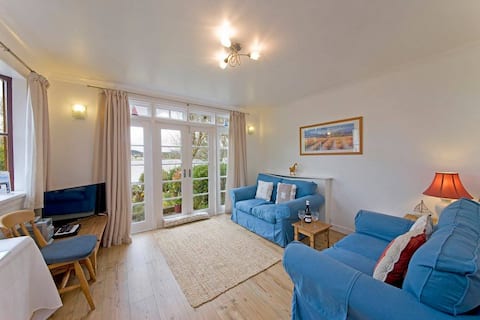 Popular Airbnb listing: Boathouse Chalet Connel in Kilmore And Kilbride
