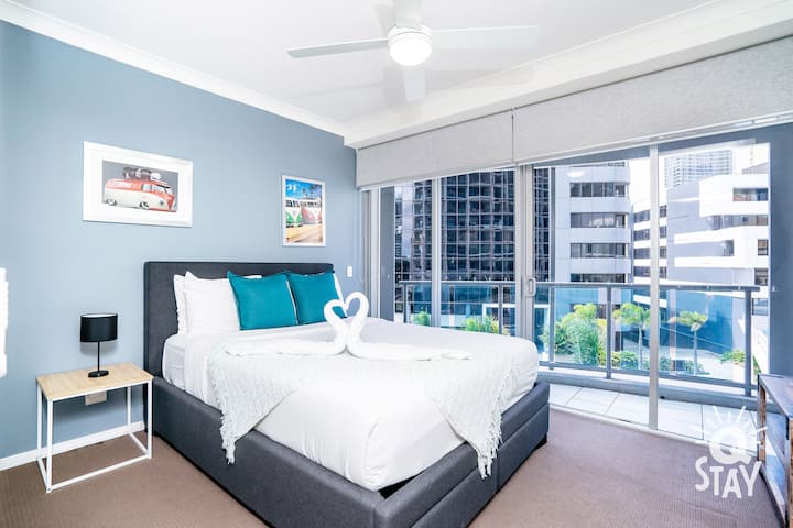 Glavna spavaća soba s bračnim krevetom (širine 150 - 179 cm)