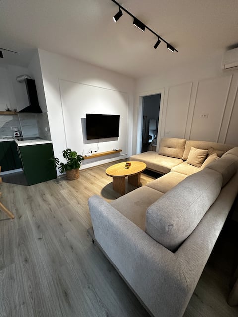 Popular Airbnb listing: New Apartment in Korçë Ana's Home in Korçë