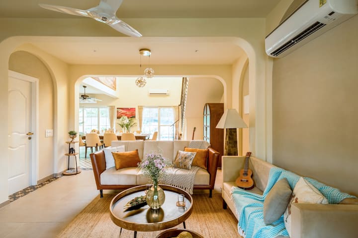 Living room image 2