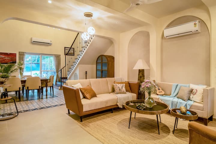Living room image 3