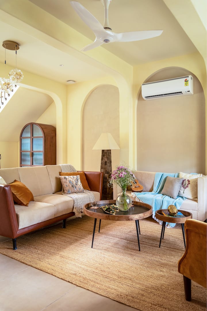 Living room image 5