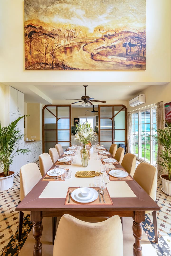 Dining area image 4