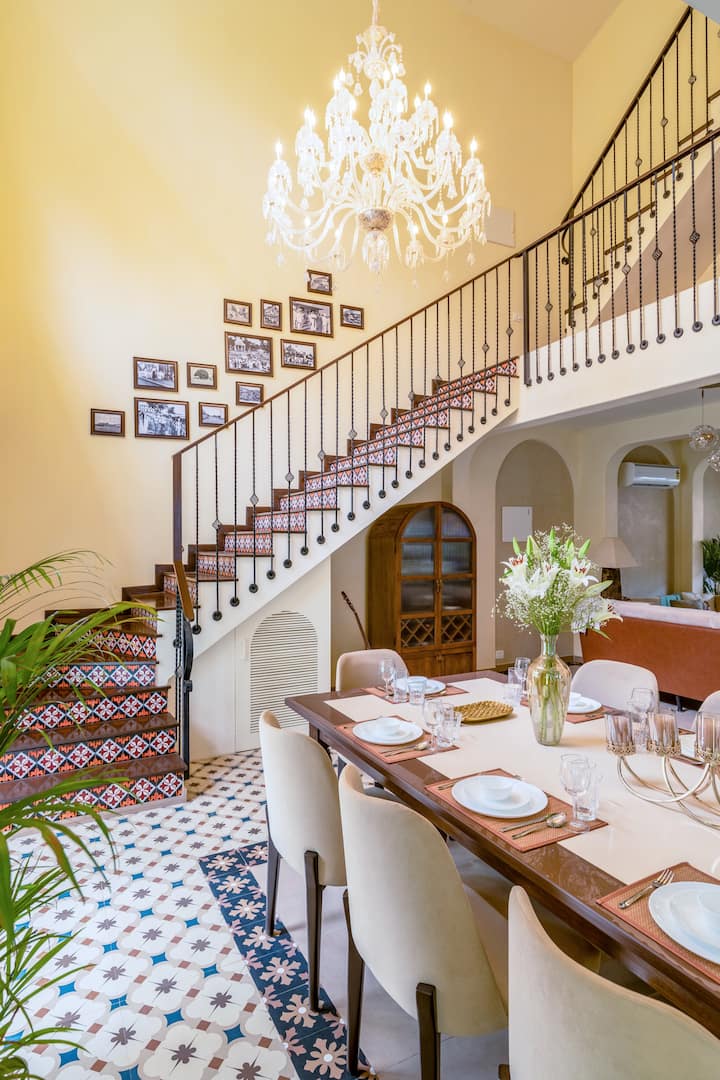 Dining area image 1