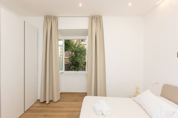Colosseum Holidays – Three-Bedroom Apartment gallery image 5