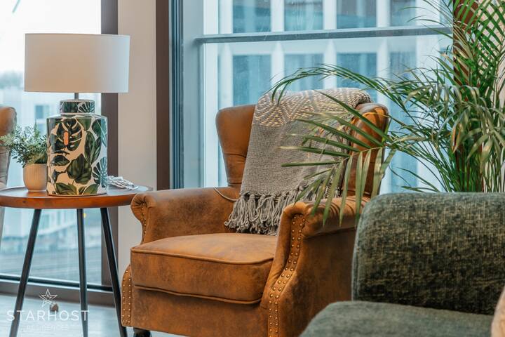 Stunning 2-bed apartment in Nine Elms gallery image 5