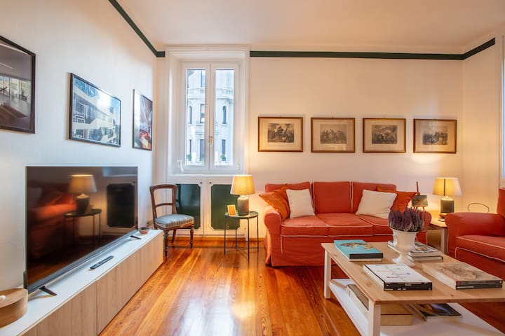 Exclusive apartment in the center of Milan