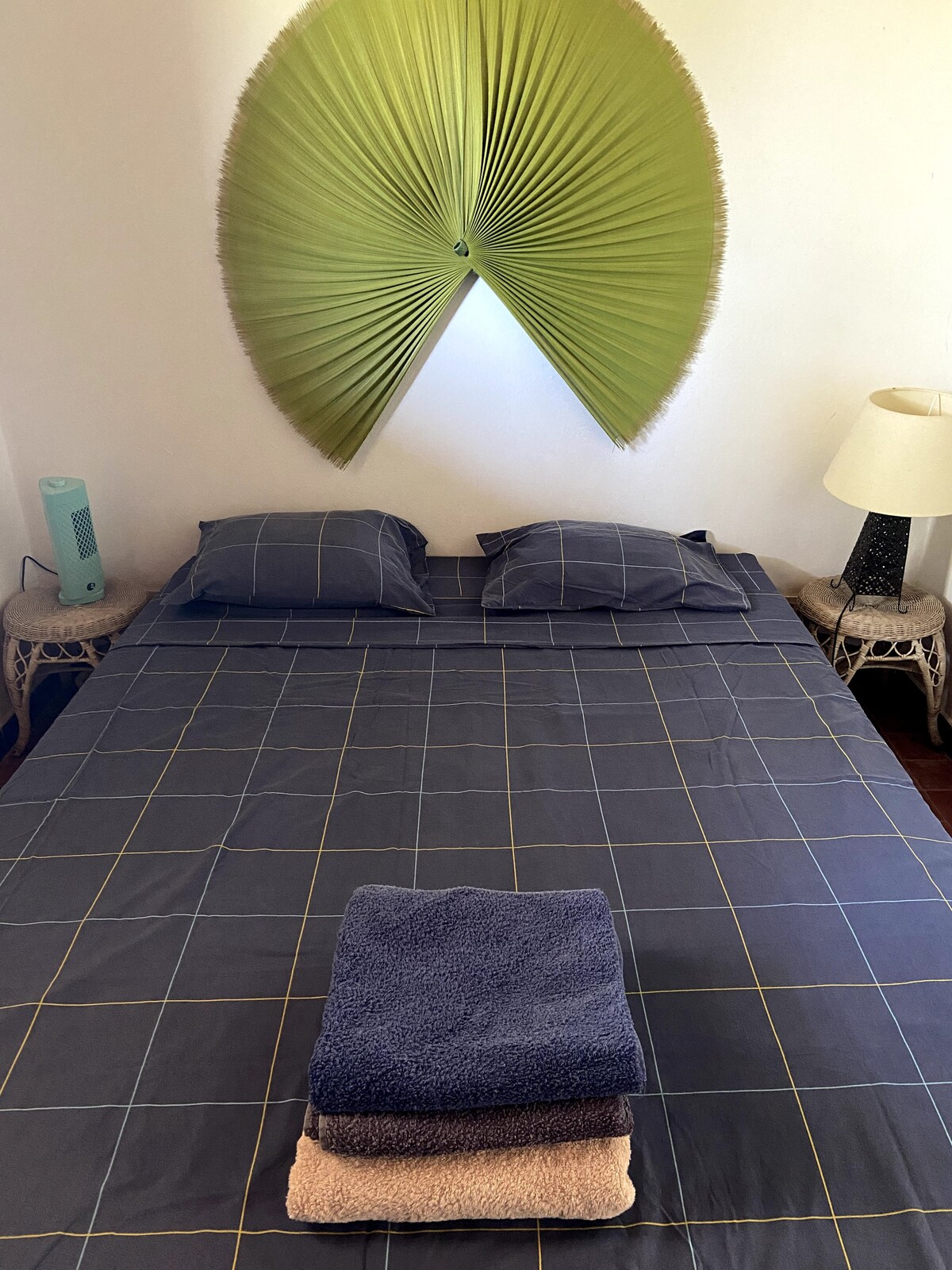 Спална соба 1 - брачен кревет (широк 180-220 см)