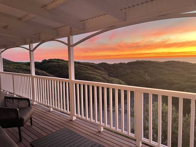 The Shore House: newly built beach house, & pool