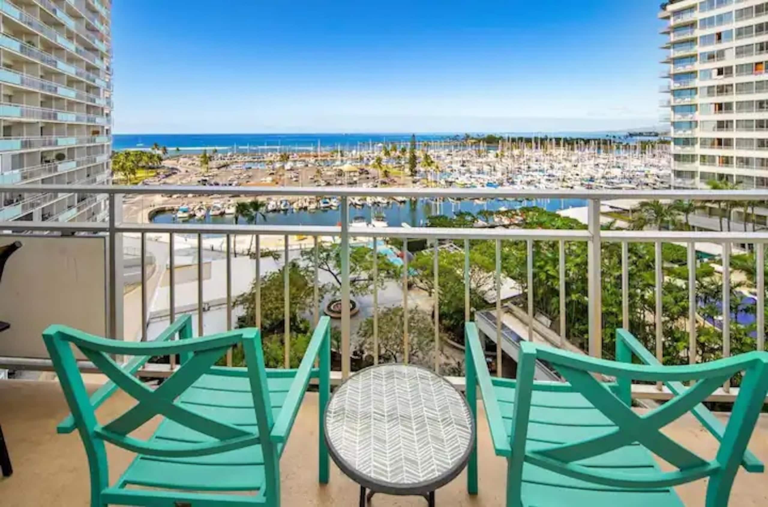 Condo in Honolulu · ★4.75 · 1 bedroom · 2 beds · 1 private bath - Image 10