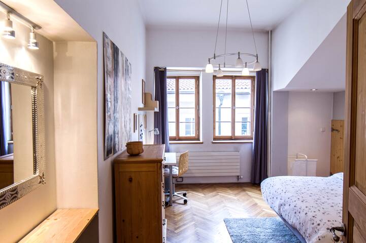 Calm under the Castle gallery image 2