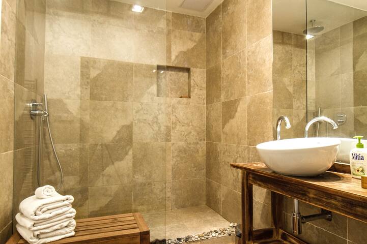 Calm under the Castle gallery image 5