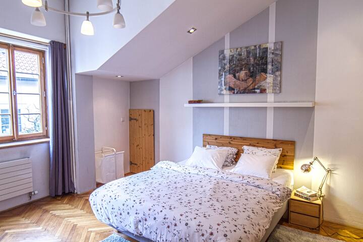 Calm under the Castle gallery image 4