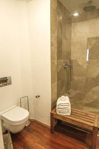 Calm under the Castle gallery image 3