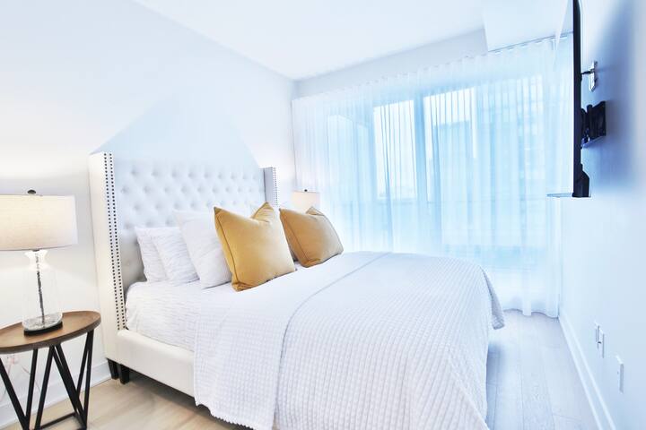 35th floor, Pool, Gym, Sauna, skyline view gallery image 4