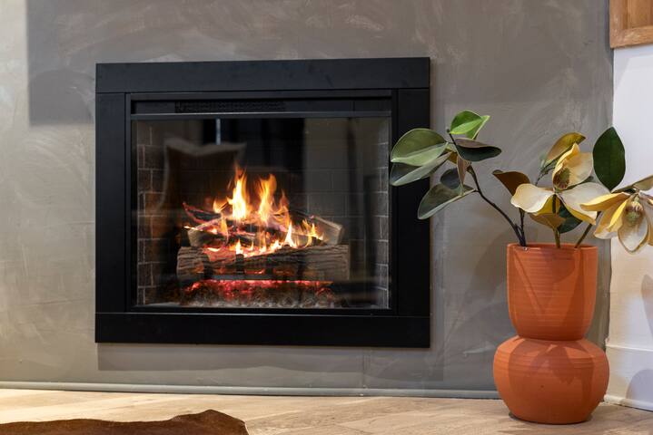 Modern Manor in Historic German Village gallery image 5