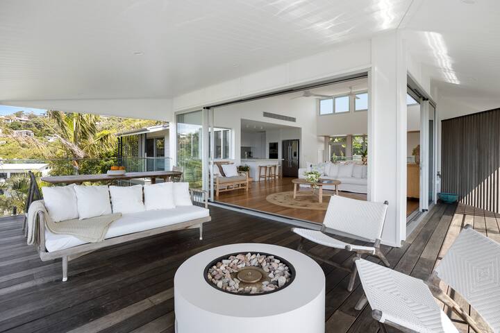 Wavesong Coolum Beach House gallery image 5