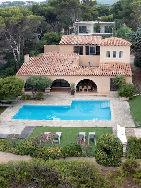 La Roche Bleue - Villa with sea view, pool, beach, air conditioning