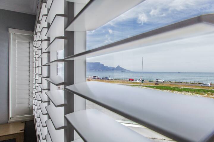 Blouberg beachfront escape gallery image 3