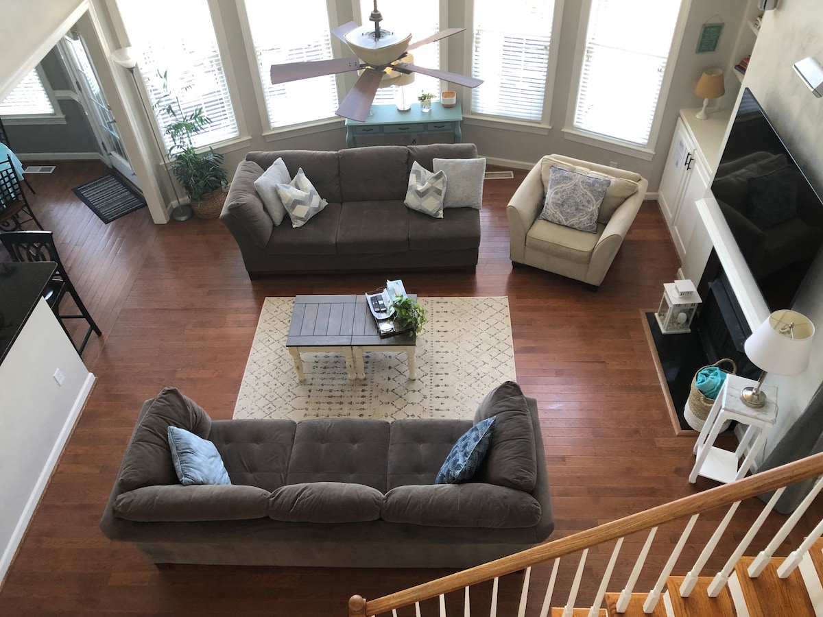 Habitación familiar: luminosa, habitación familiar abierta desde arriba.