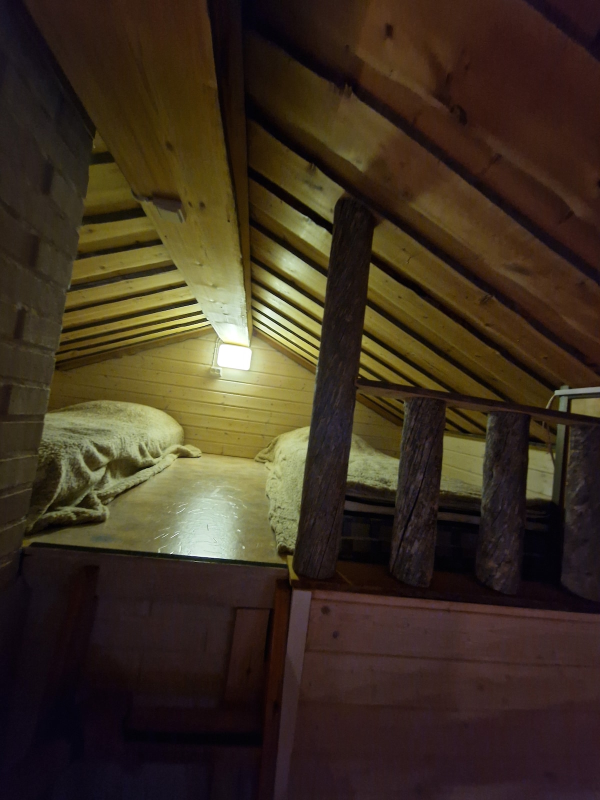 Tento vnútorný balkón je obľúbený pre deti. Je to ako malé, útulné hniezdo.