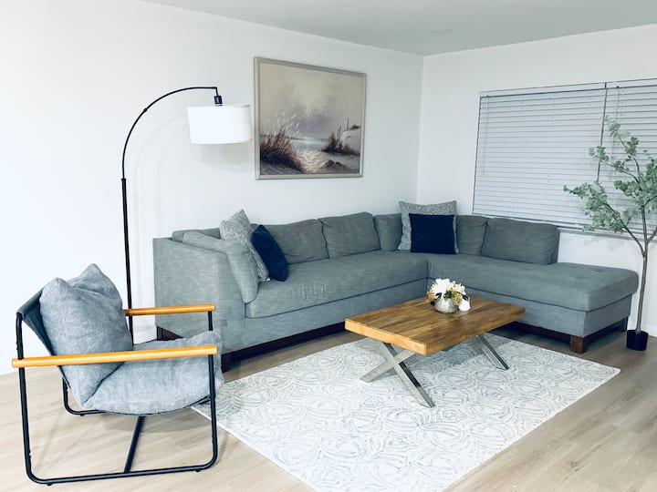 Venice Escape: 3-bedroom 2-bath - Venice, FL