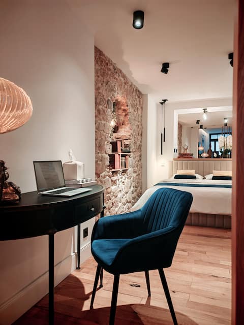 Stylish suite in the heart of Landau