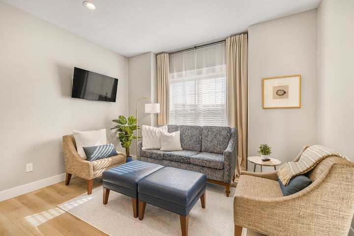 Stylish Entire Home Near Downtown Idaho Falls - Idaho Falls, ID