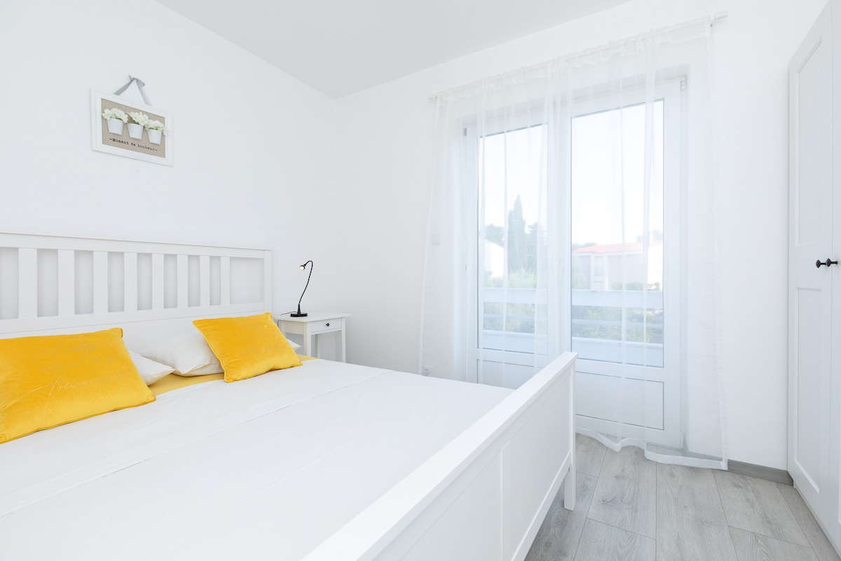 Dhomë gjumi me ballkon