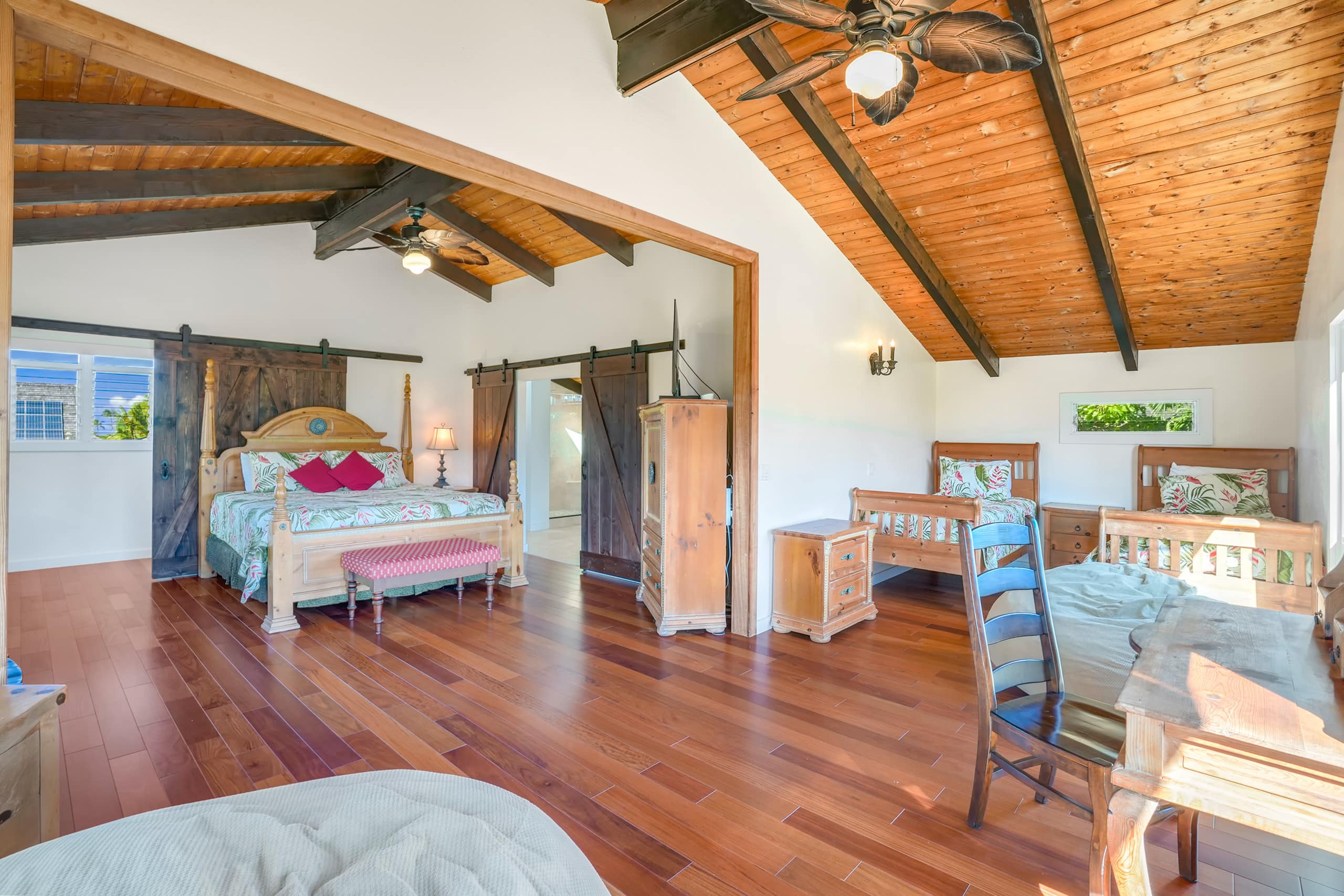 Home in Princeville · ★5.0 · 3 bedrooms · 5 beds · 3.5 baths - Image 20