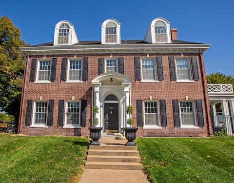 Iconic Historic Gem: Location ~ Backyard ~ Pkg