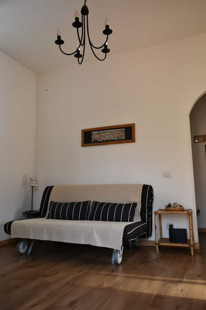 Всекидневна с разтегателен диван