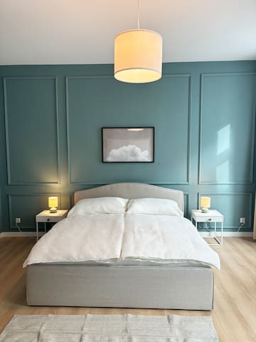 Großzügiges Apartment mit Balkon und Garten