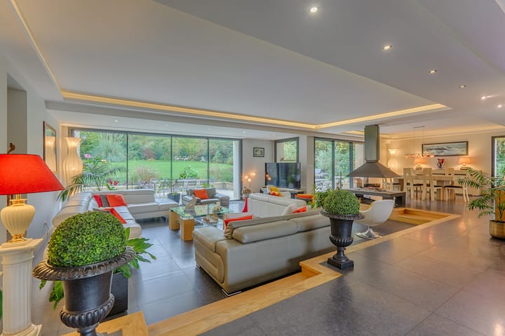 Villa Chevreuse 14pers Piscine Intérieure Chauffée - Île-de-France