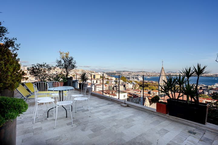 Penthouse Loft Big Terrace Seaview Home | 2BR +AC gallery image 3