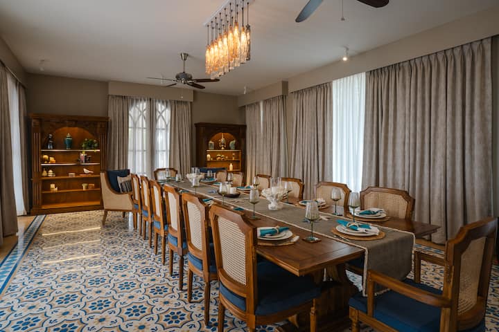 Dining area image 1