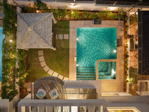 Serene Ivalo 5BHK Pool + Jacuzzi Villa in Siolim