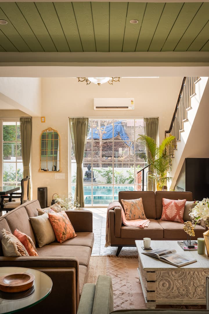 Living room image 2