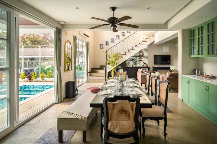 Dining area image 2
