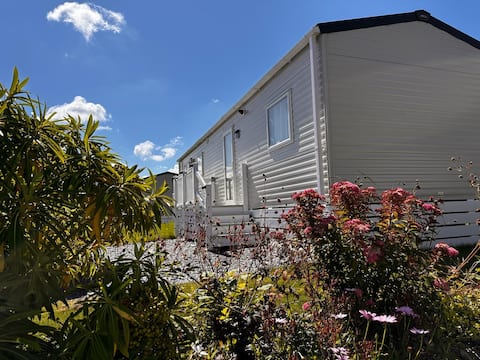 Cosy Coastal Lodge near Padstow & 7 Bays Beaches