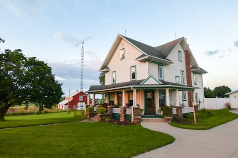 Wine Country Oasis~Farmhouse Pool / Pickle ball